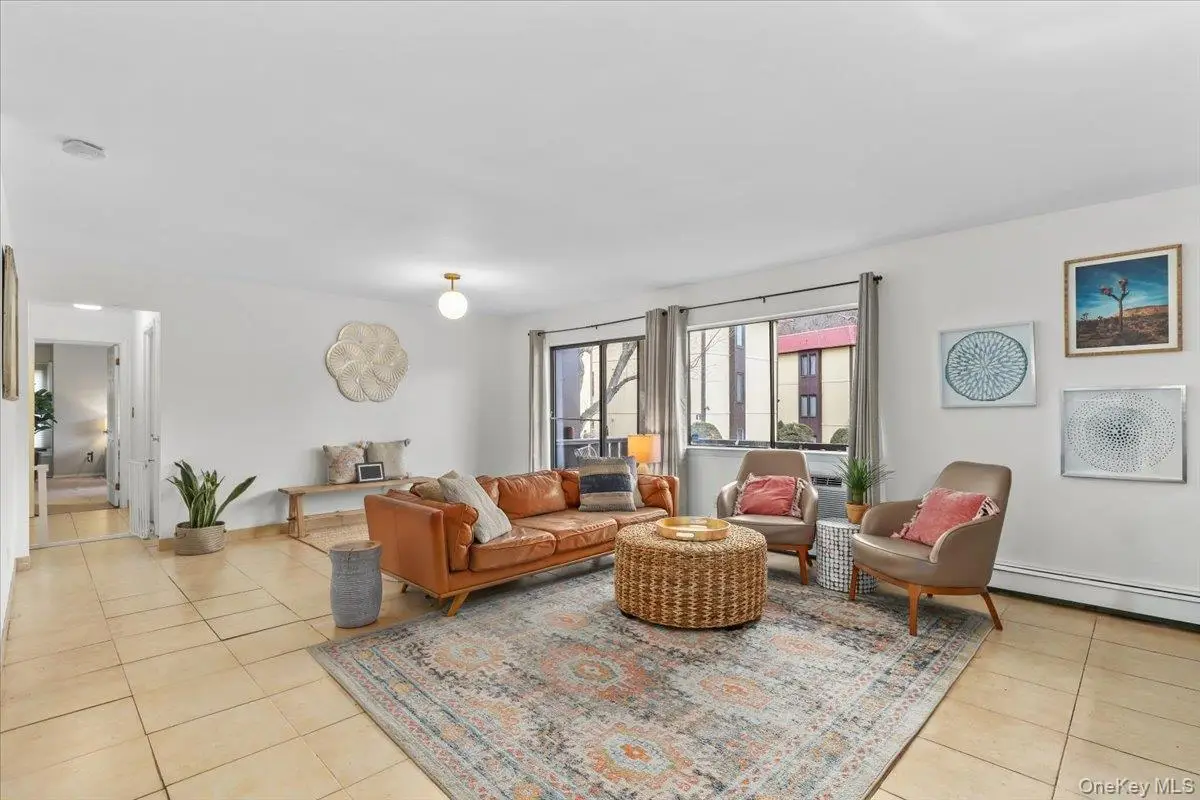 7 Granada Crescent #6, White Plains, NY 10603 - Image #1