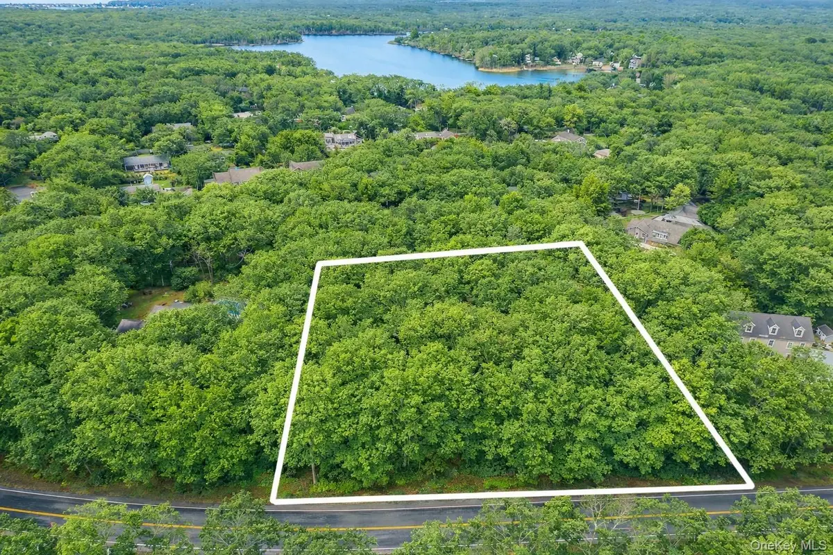 660 N Magee Street, Southampton, NY 11968 - Image #1