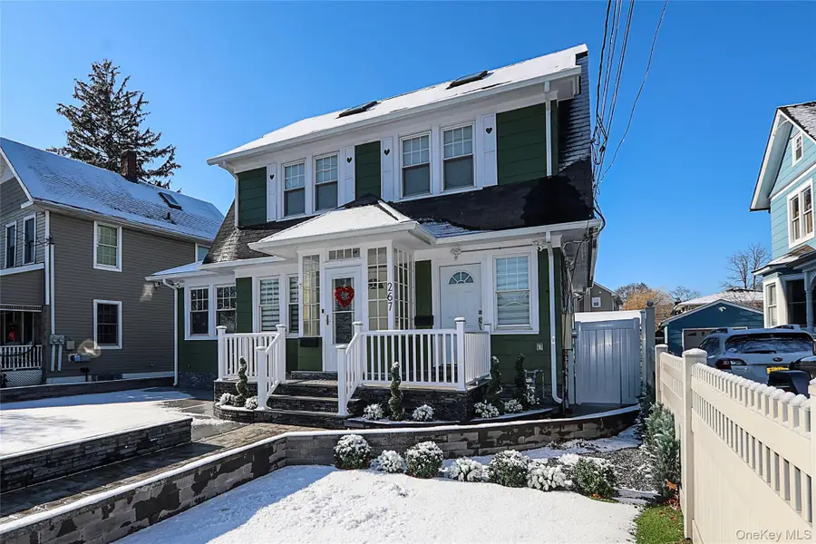 267 N Wellwood Avenue, Lindenhurst, NY 11757 - #3