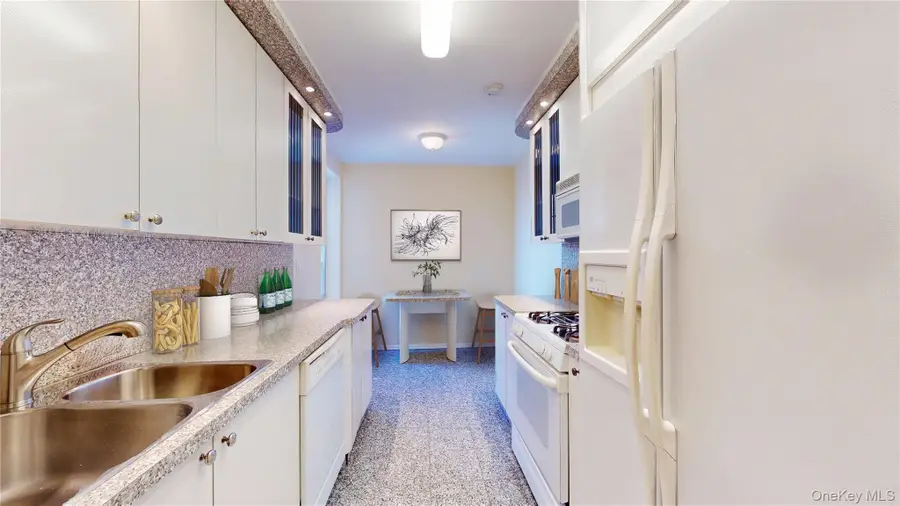 85-04 63rd Drive #6E, Rego Park, NY 11374 - Image #3