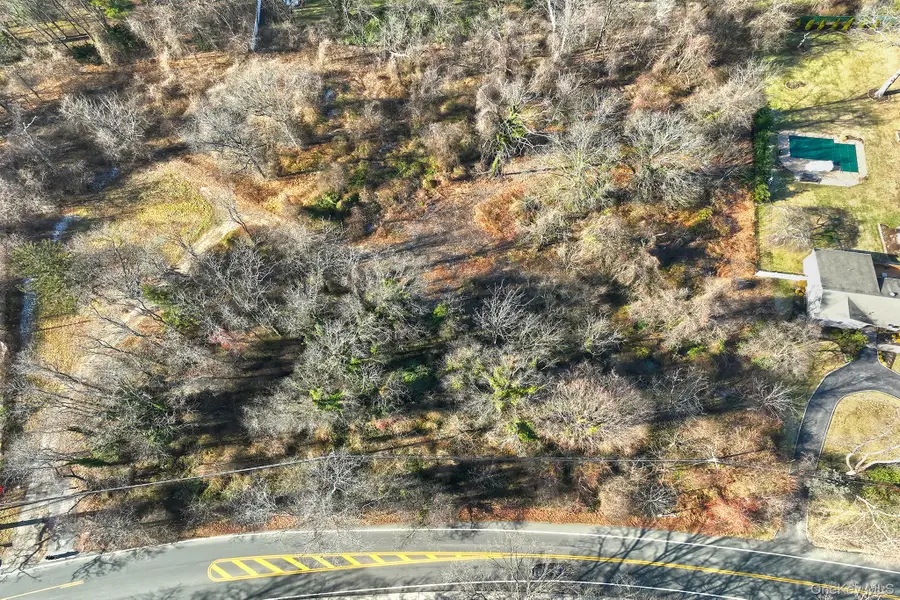 15 Vanderbilt Parkway, Dix Hills, NY 11746 - Image #3