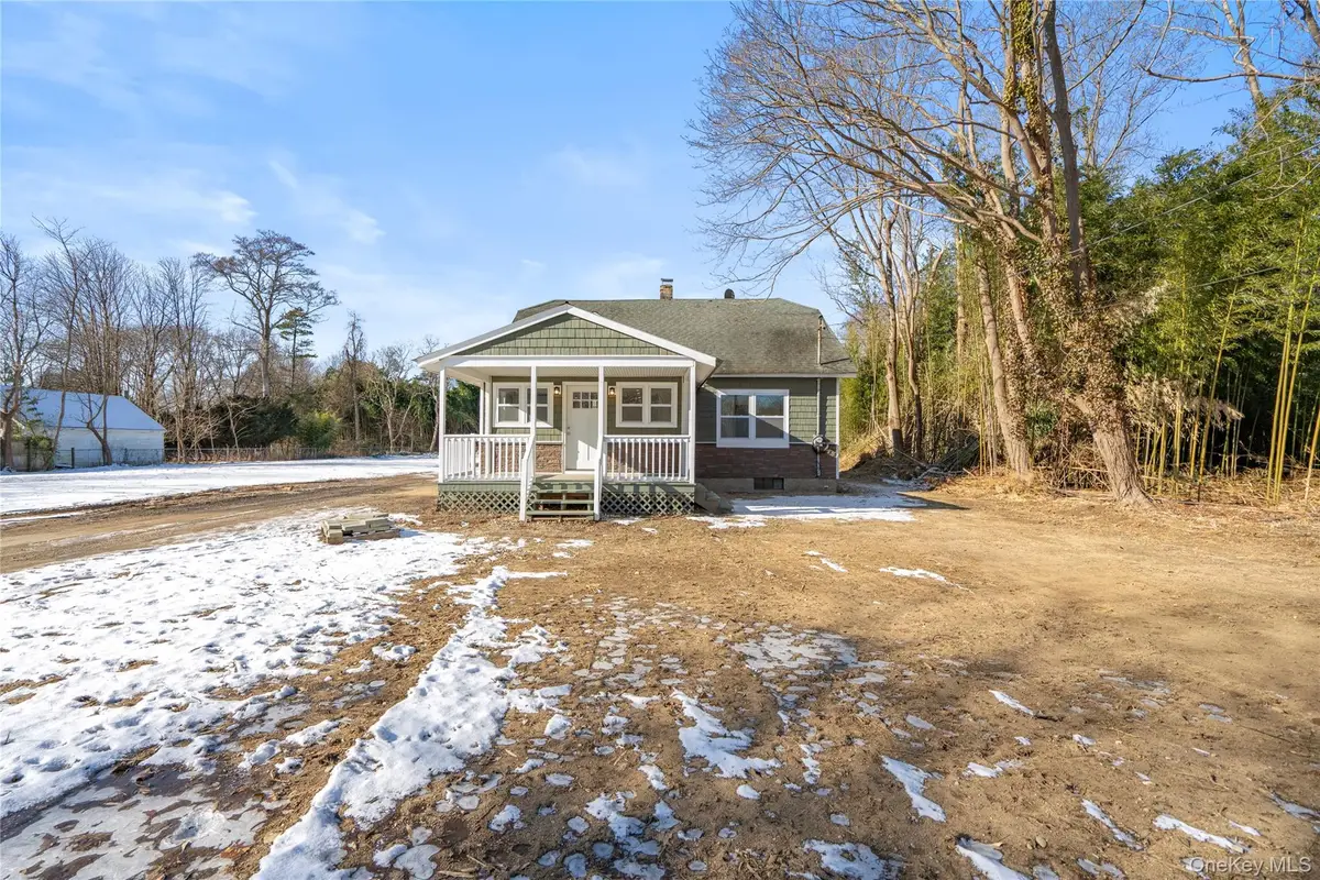 450 Munsell Road, East Patchogue, NY 11772 - Image #1