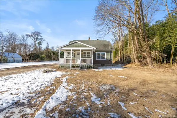 450 Munsell Road, East Patchogue, NY 11772