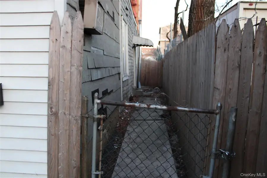 8501 127th Street, Jamaica, NY 11415 - Image #2