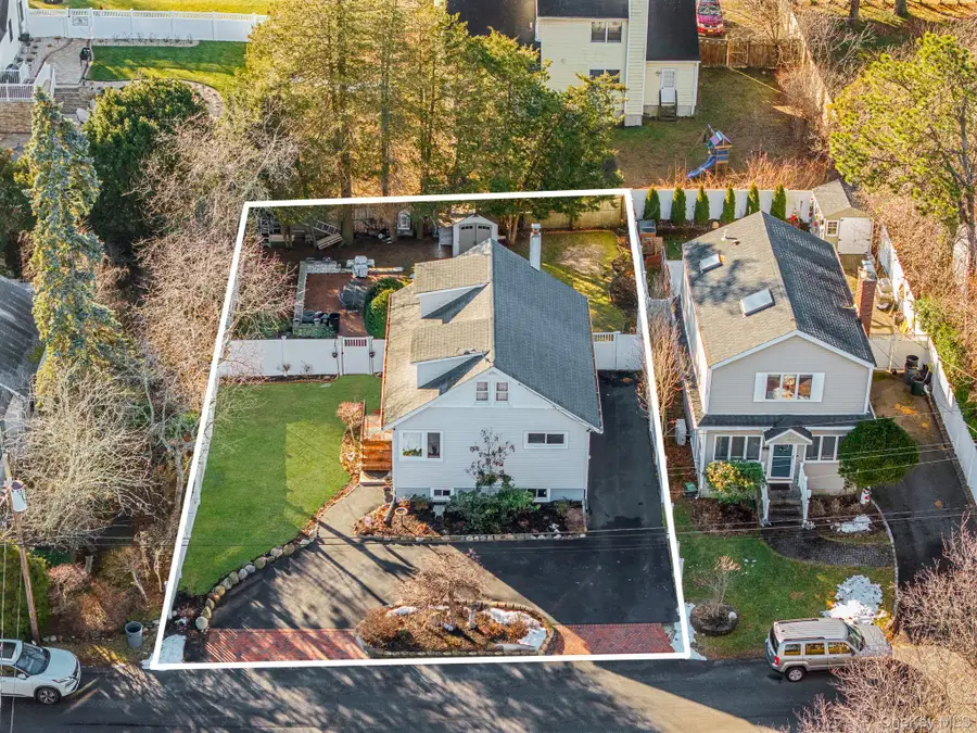 26 Neptune Road, Rocky Point, NY 11778 - Image #2