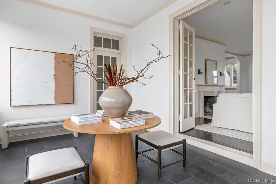 33 S Windsor Avenue, Brightwaters, NY 11718 - #3