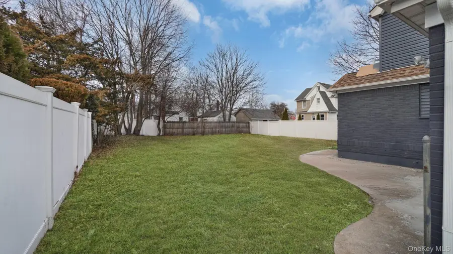 39 Acacia Avenue, Hempstead, NY 11550 - #3