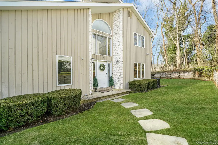6 Stone Gate Court #6, Smithtown, NY 11787 - Image #2