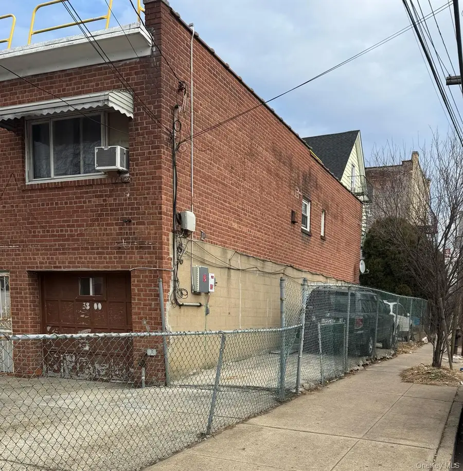 3800 Bronxwood Avenue, Bronx, NY 10469 - Image #2