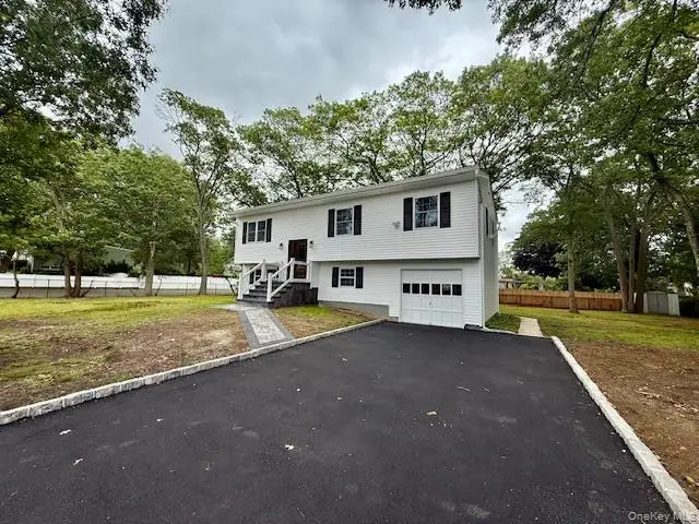 30 7th Street, Holbrook, NY 11741 - Image #1