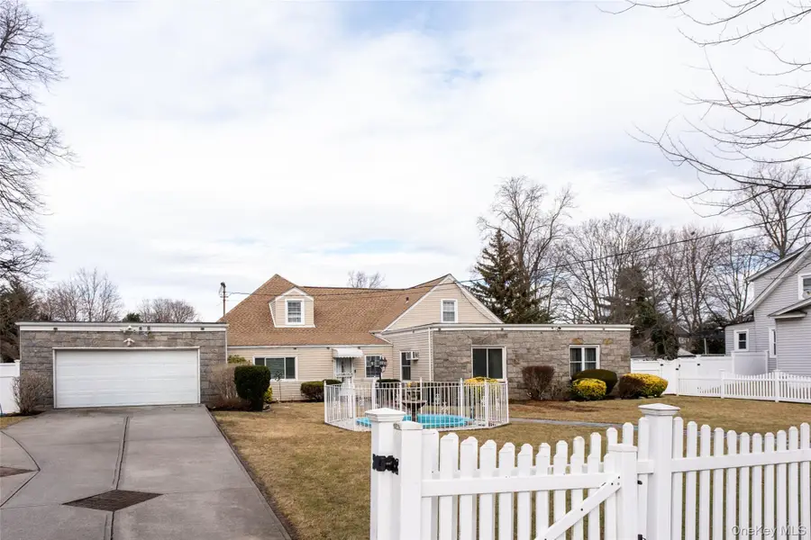 24 Whaley Street, Freeport, NY 11520 - #2