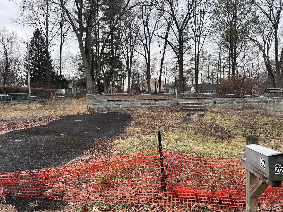 22 Tomahawk Drive, White Plains, NY 10603 - Image #1