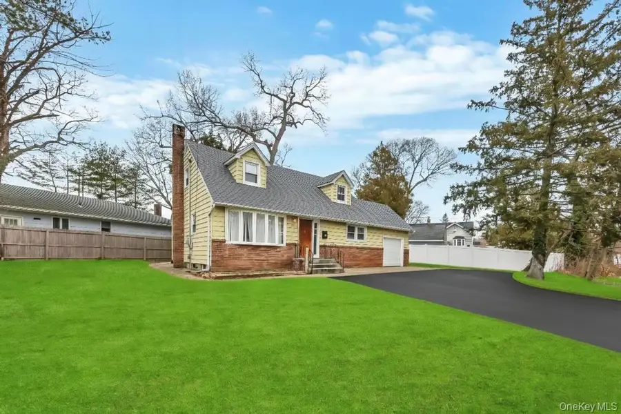 55 Amityville Road, Melville, NY 11747 - Image #3