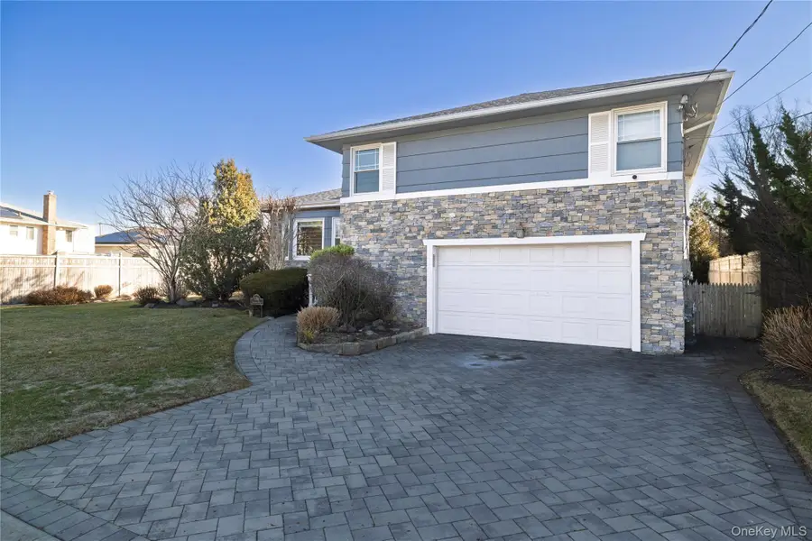 136 Greenway Road, Lido Beach, NY 11561 - Image #2