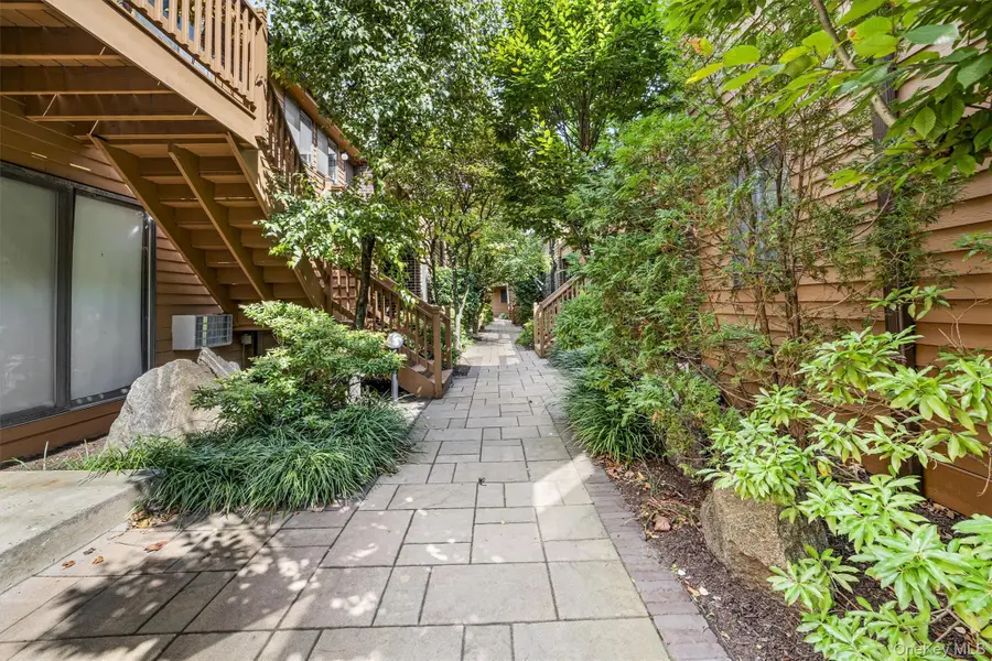 15 Greenridge Avenue #25F, White Plains, NY 10605 - #3