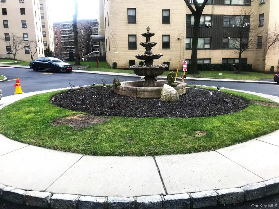 8 Fordham Hill Oval #6B, Bronx, NY 10468 - Image #2