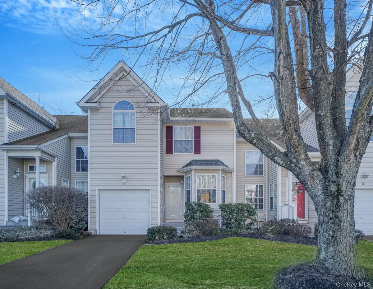 11 Cranberry Circle, Medford, NY 11763 - Image #1