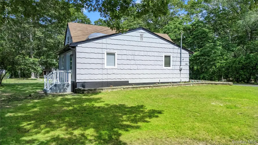 188 W End Avenue, Shirley, NY 11967 - Image #3