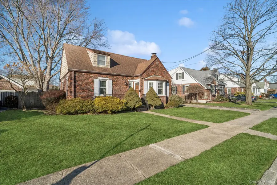 41 Goldenrod Avenue, Franklin Square, NY 11010 - Image #2