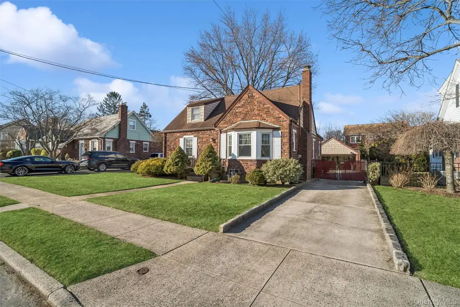 41 Goldenrod Avenue, Franklin Square, NY 11010 - Image #3