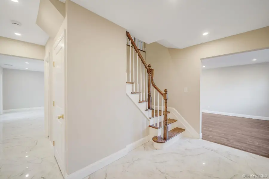 12 Chelmsford Drive, Wheatley Heights, NY 11798 - #3