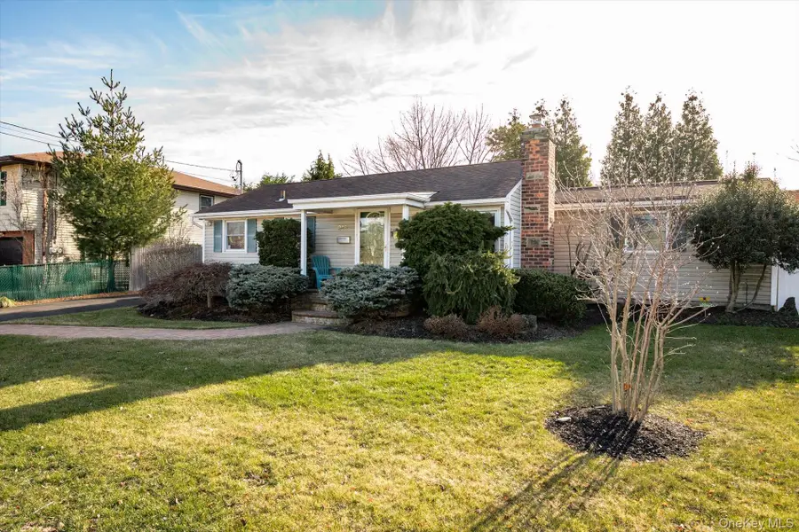 245 53rd Street, Lindenhurst, NY 11757 - #2