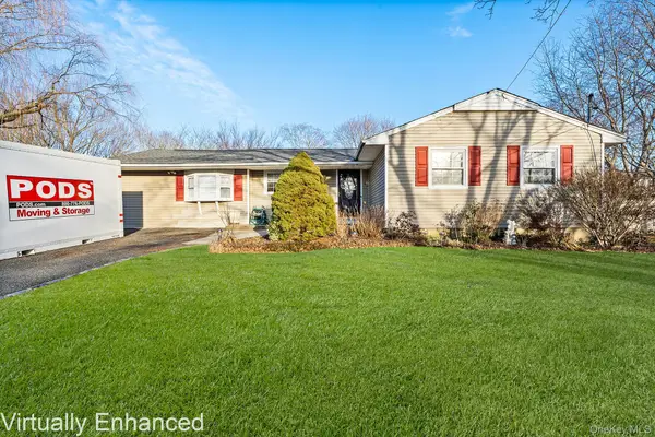 19 Evelyn Road, Port Jefferson Station, NY 11776