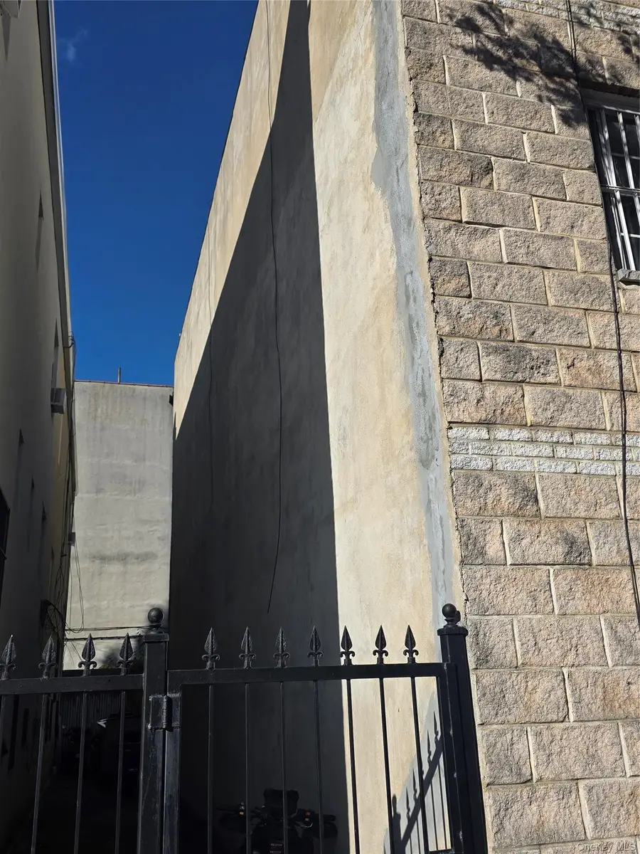 476 Ralph Avenue, Brooklyn, NY 11233 - #3