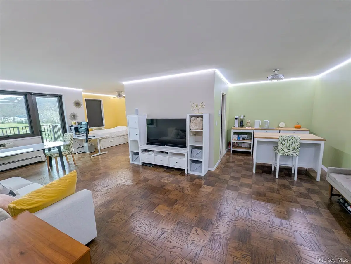 100 E Hartsdale Avenue #4JE, Hartsdale, NY 10530 - Image #1