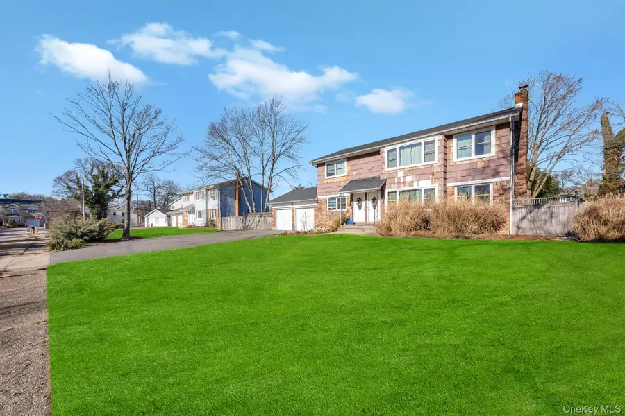 11 Marlo Lane, Hauppauge, NY 11788 - Image #3