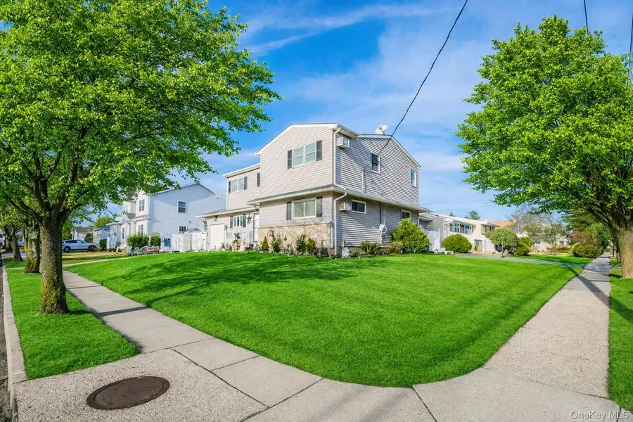 2 Kroll Street, Plainview, NY 11803 - Image #2