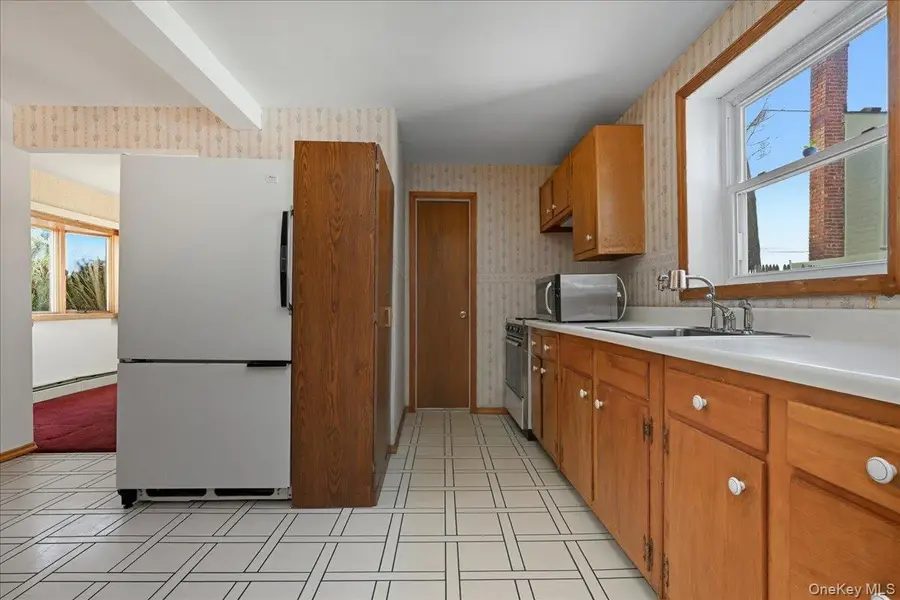 2522 Hewlett Lane, Bellmore, NY 11710 - Image #2