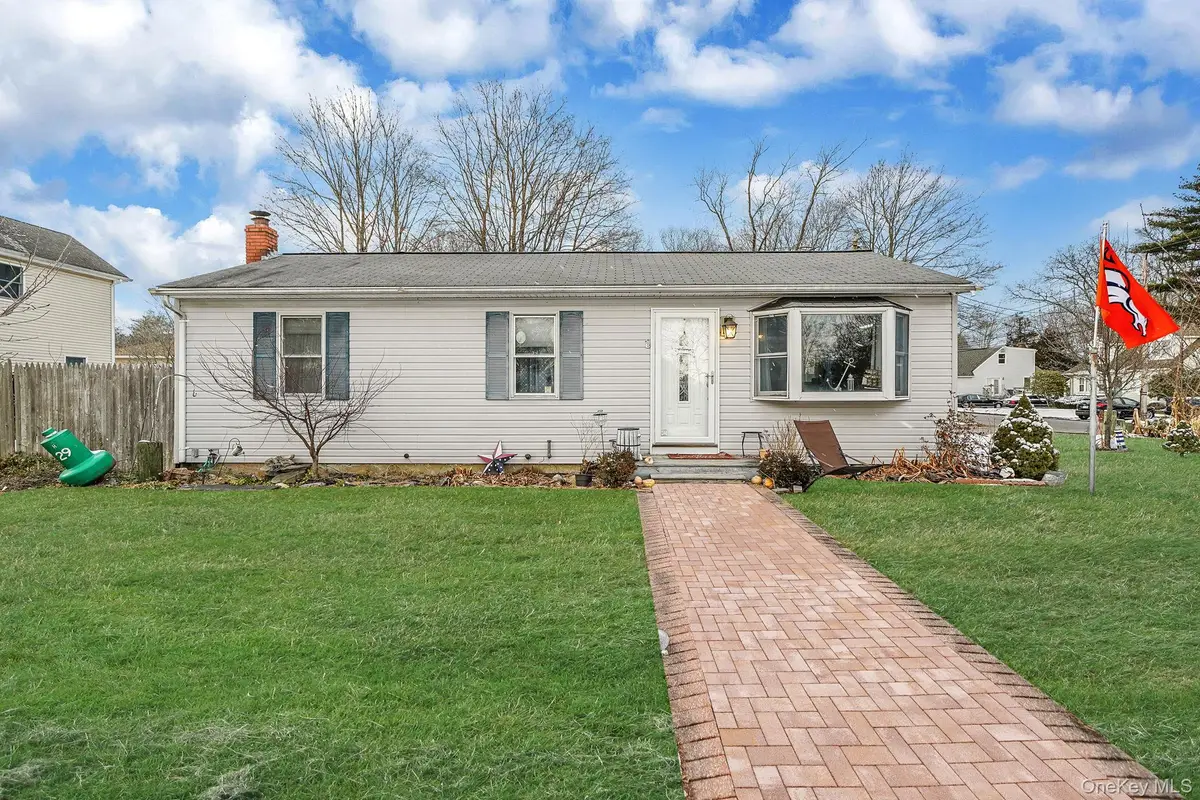 9 Maple Road, Middle Island, NY 11953 - Image #1