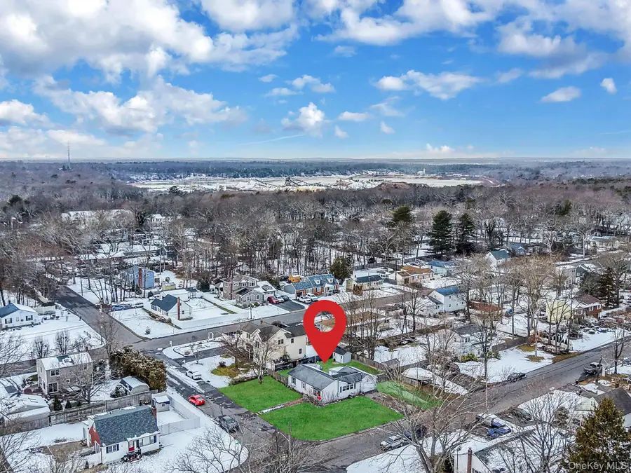 9 Maple Road, Middle Island, NY 11953 - Image #3