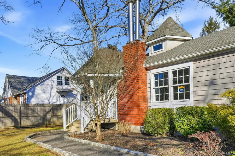 129 Lakeview Drive, Mastic Beach, NY 11951 - Image #2