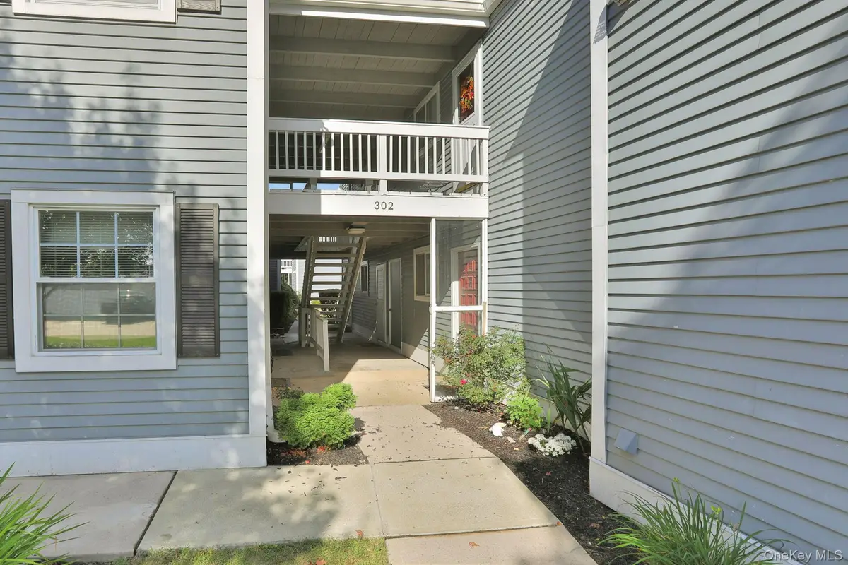 302 Commons Way #E, Fishkill, NY 12524 - Image #1