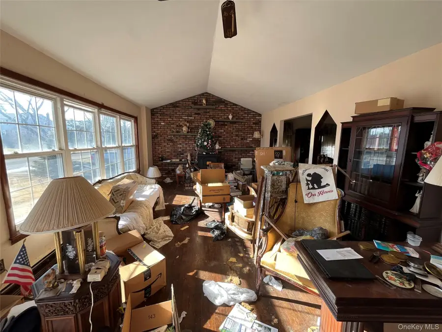 5 Louis Place, Nesconset, NY 11767 - Image #3