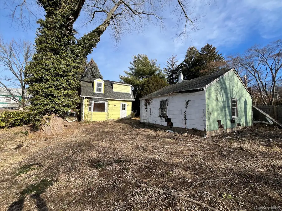 8 Ketewomoke Drive, Halesite, NY 11743 - #3