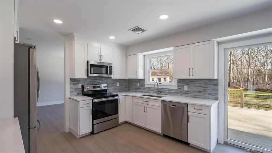 85 Drew Drive, Eastport, NY 11941 - Image #3