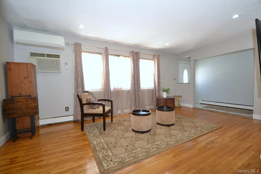 9 Tory Court, Holbrook, NY 11741 - Image #2