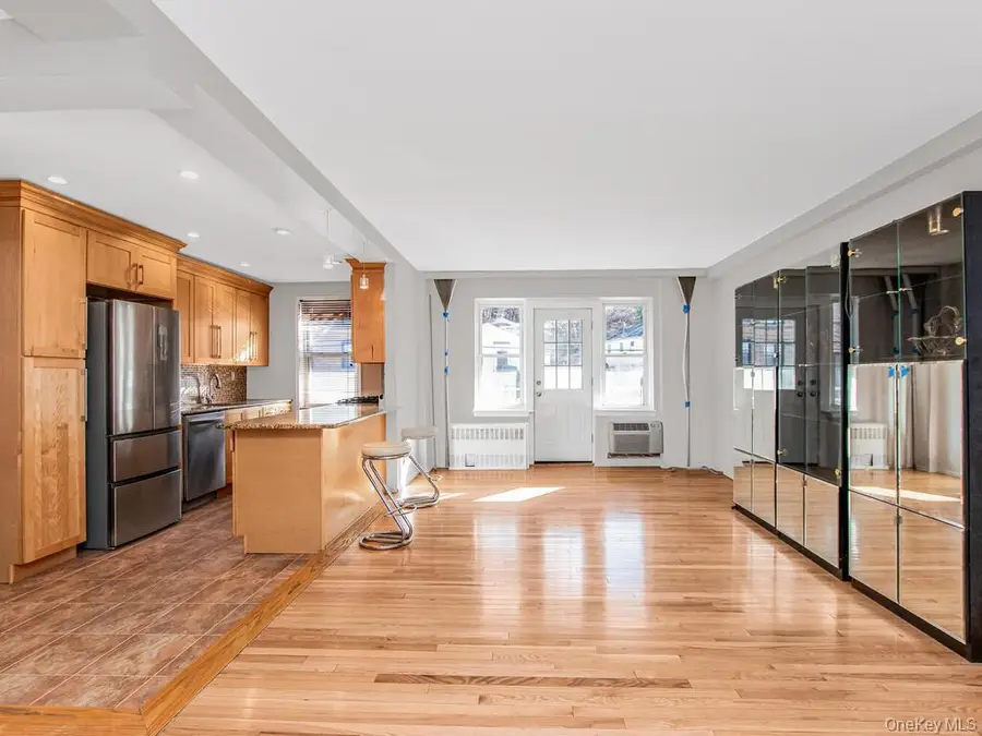 709 Warburton Ave #3B, Yonkers, NY 10701 - #3