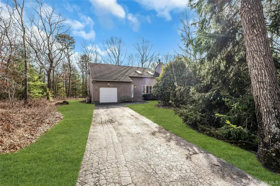 23 Bellows Terrace, Hampton Bays, NY 11946 - #2