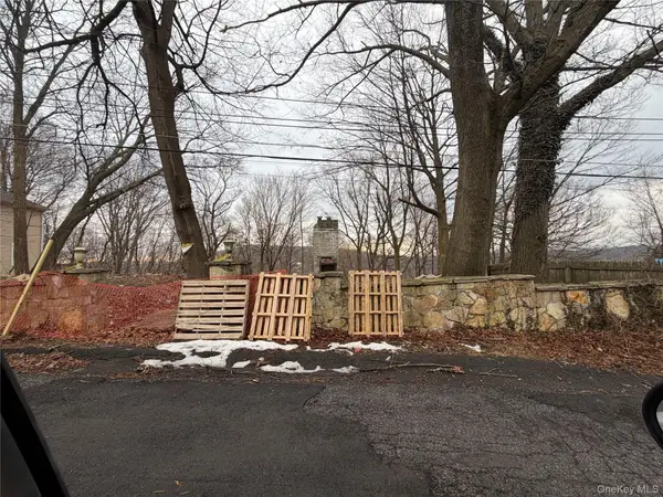 21 Amawalk Road, Carmel, NY 10512