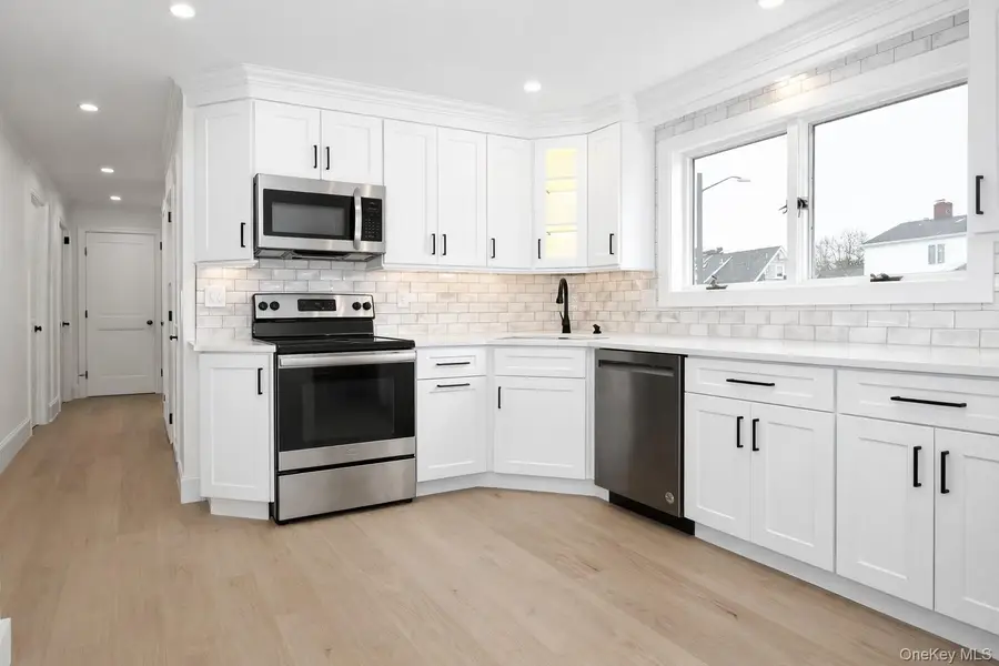 15 Bond Lane, Hicksville, NY 11801 - Image #3