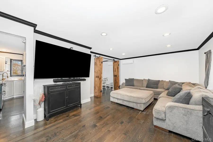 264 W End Avenue, Massapequa, NY 11758 - Image #3