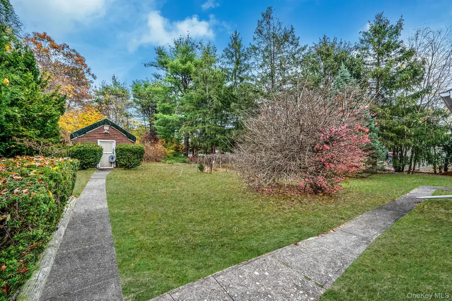 85 Hawthorne Street, Selden, NY 11784 - Image #3