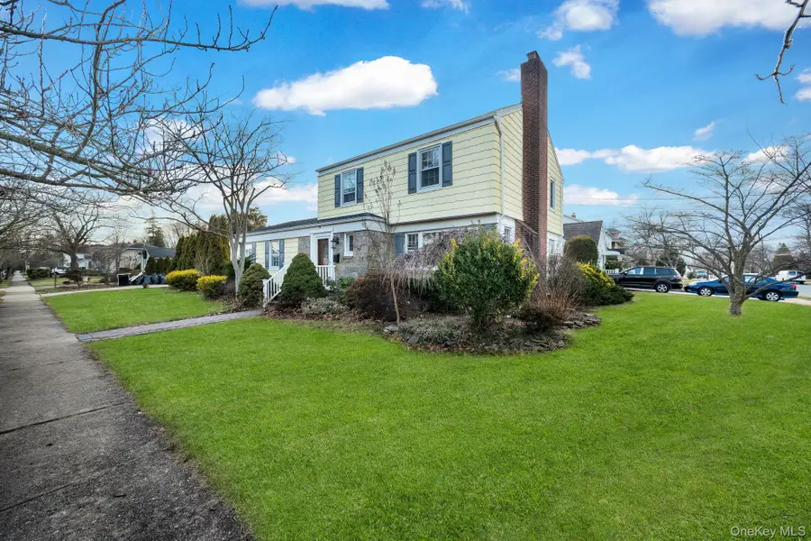 6 Elliott Place, Freeport, NY 11520 - #2