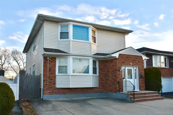 242 Munro Boulevard, Valley Stream, NY 11581