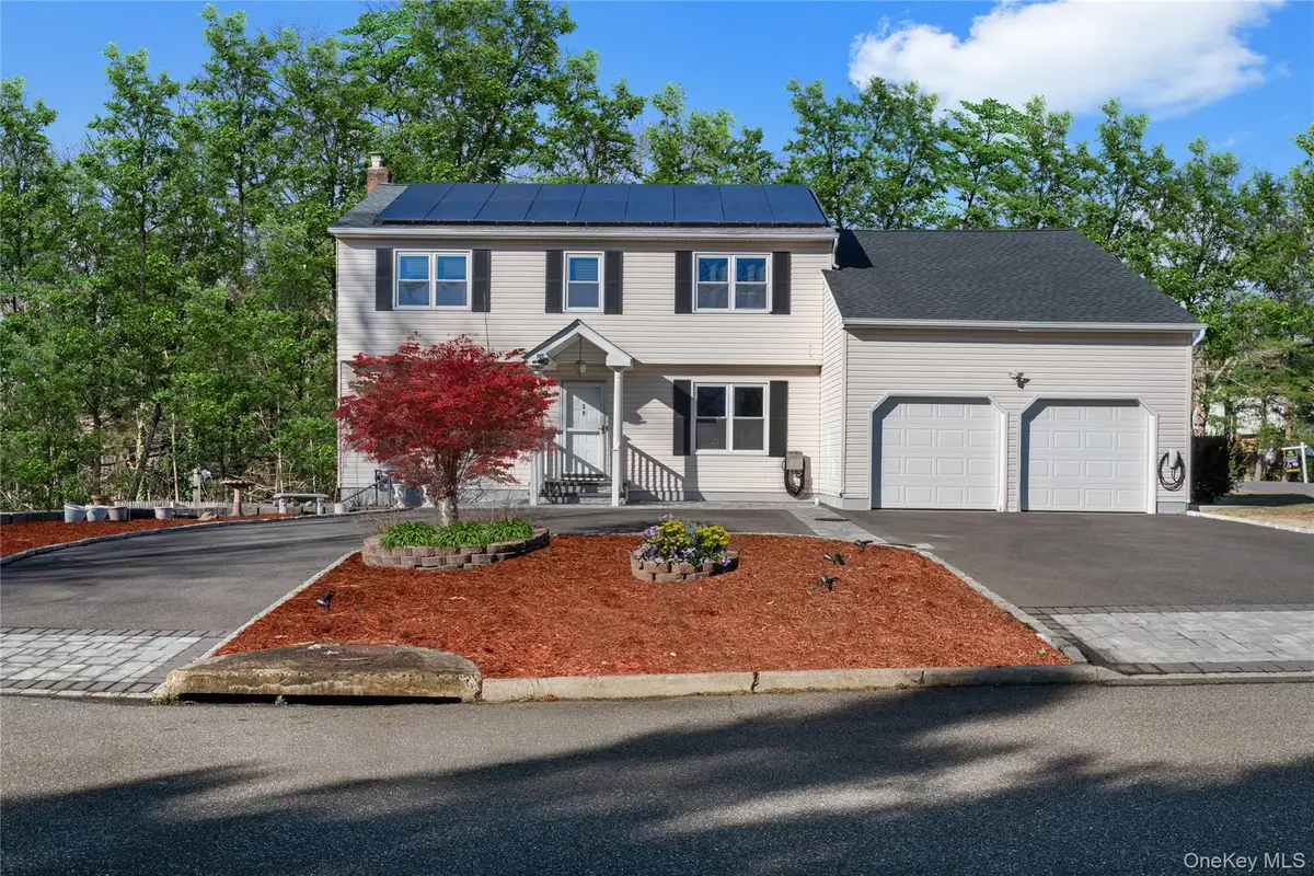 1 Lange Court, Melville, NY 11747 - Image #1