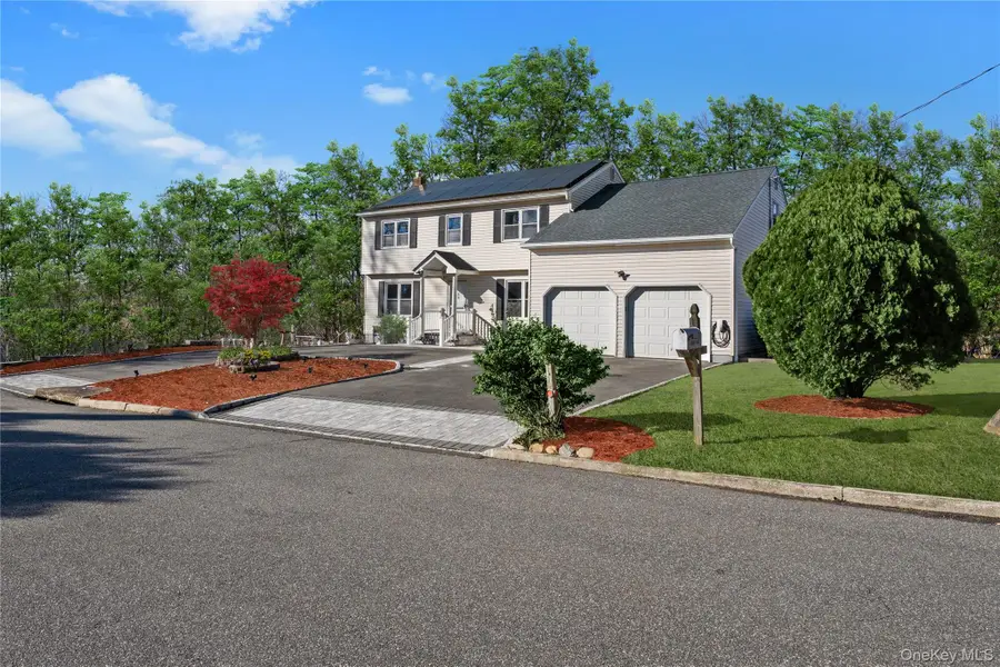 1 Lange Court, Melville, NY 11747 - Image #2